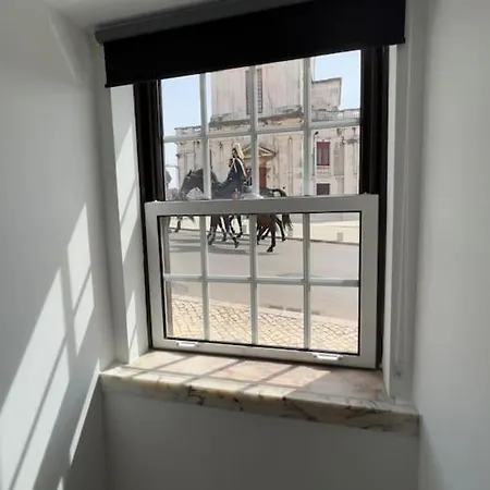 Luxury Artistic Digital Nomad Getaway W/ Terrace Apartment Lisbon Exterior photo
