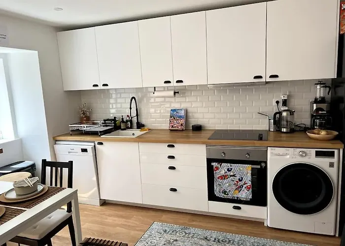 Luxury Artistic Digital Nomad Getaway W/ Terrace